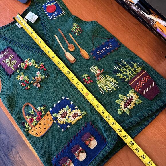 Capacity Vest Womens V-Neck Garden-Core Embroidery Buttons Cottage Core Small - Picture 11 of 11